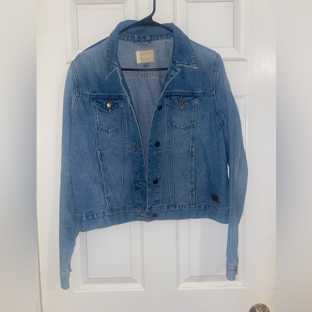 womens ROXY embroidered jean jacket!